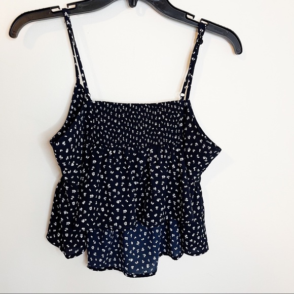 Oak and Fort NWT Floral Peplum Top Shirt - Picture 6 of 6